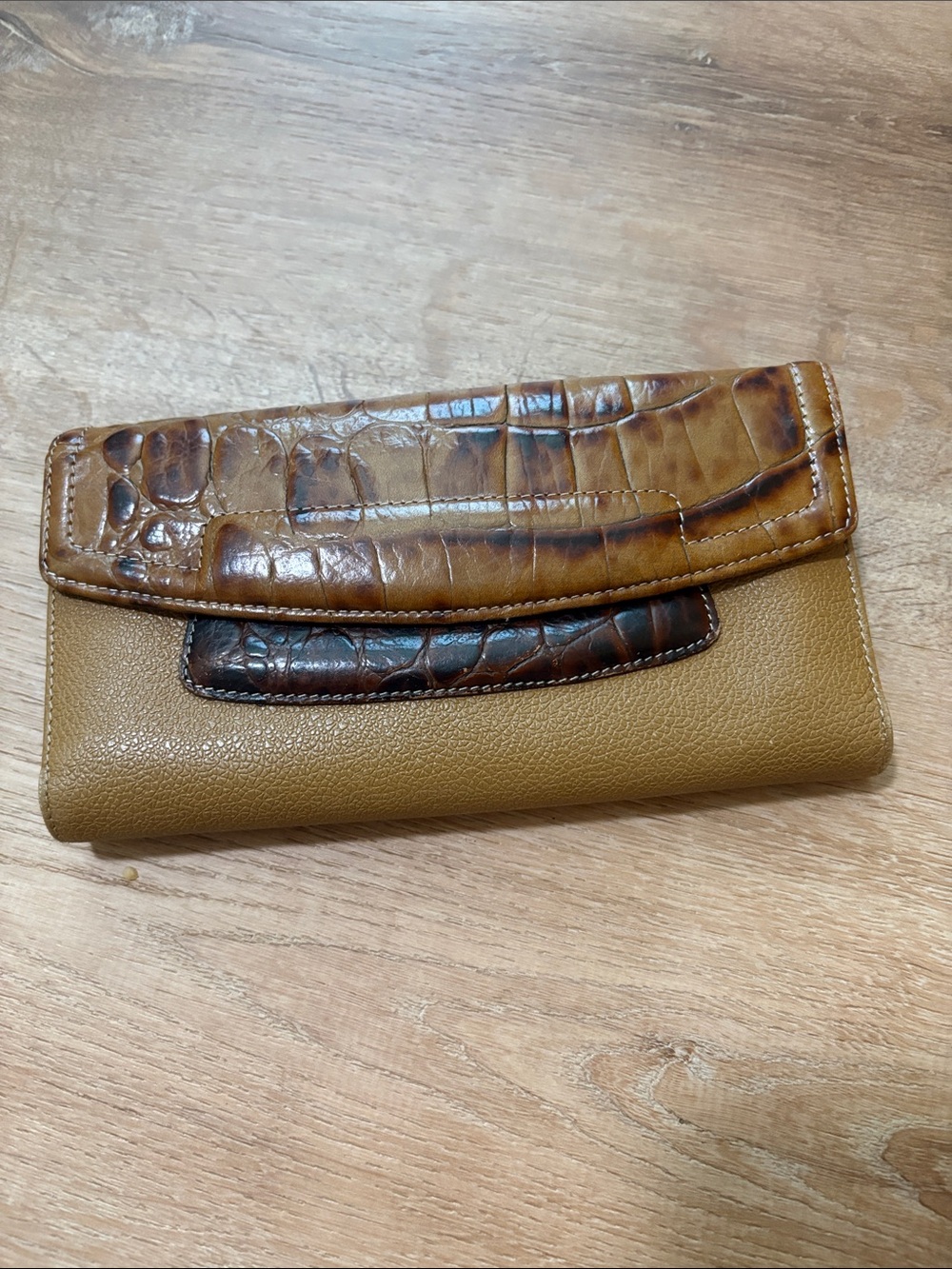 Vintage Brahmin Two-Tone Tan crocodile Leather Wallet - RARE